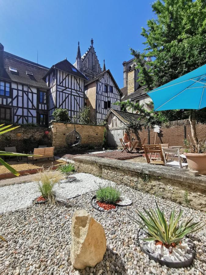 Le Papillon De La Cathedrale - Calme - Jardin - Wifi Apartman Troyes Kültér fotó