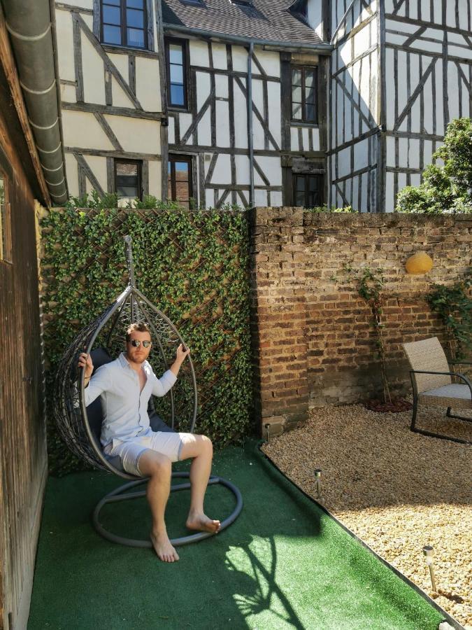 Le Papillon De La Cathedrale - Calme - Jardin - Wifi Apartman Troyes Kültér fotó