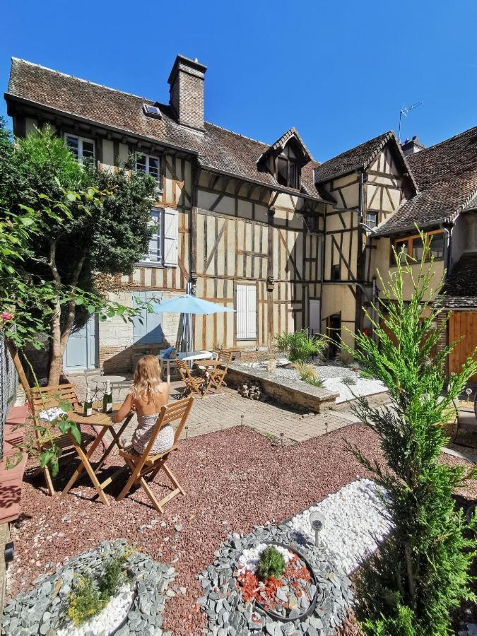 Le Papillon De La Cathedrale - Calme - Jardin - Wifi Apartman Troyes Kültér fotó