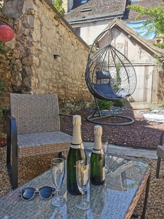 Le Papillon De La Cathedrale - Calme - Jardin - Wifi Apartman Troyes Kültér fotó