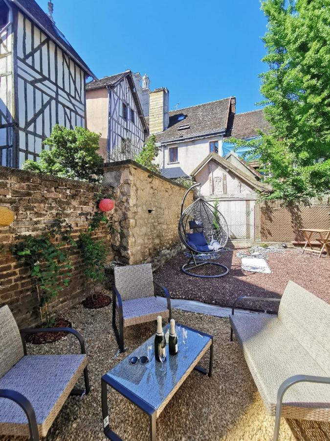 Le Papillon De La Cathedrale - Calme - Jardin - Wifi Apartman Troyes Kültér fotó